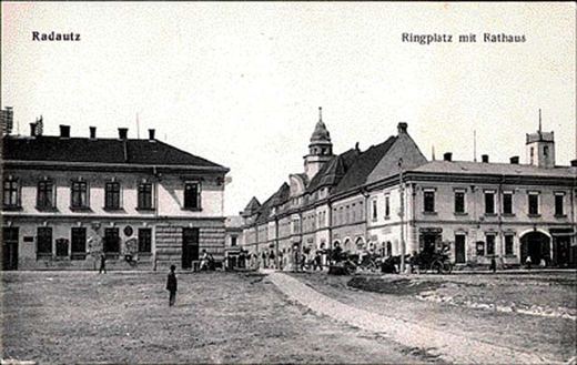 Postcard of the Ringplatz with the town hall (Rathaus)