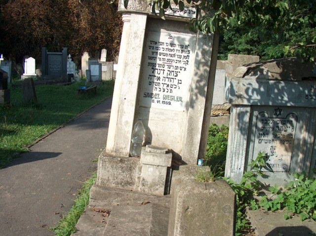 Headstone of Itzhak Sindel