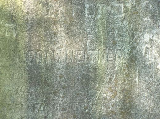 Close-up of the inscription on the headstone of Leon Heitner