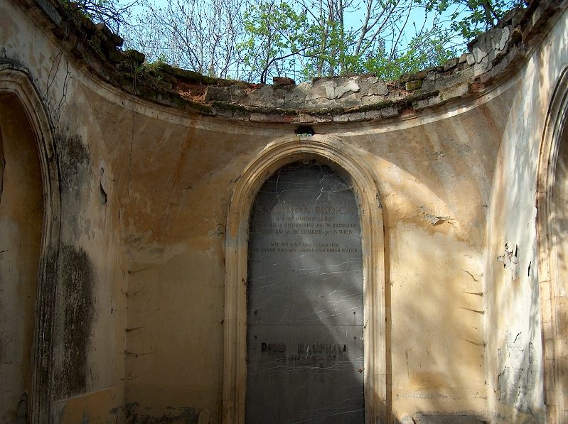 The tomb of Salomon Rudich, view 3