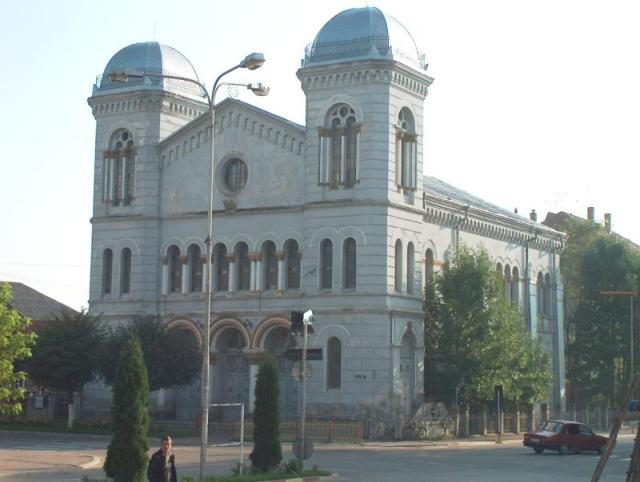The Great Temple of Radautz with its two domed towers, seen from the street